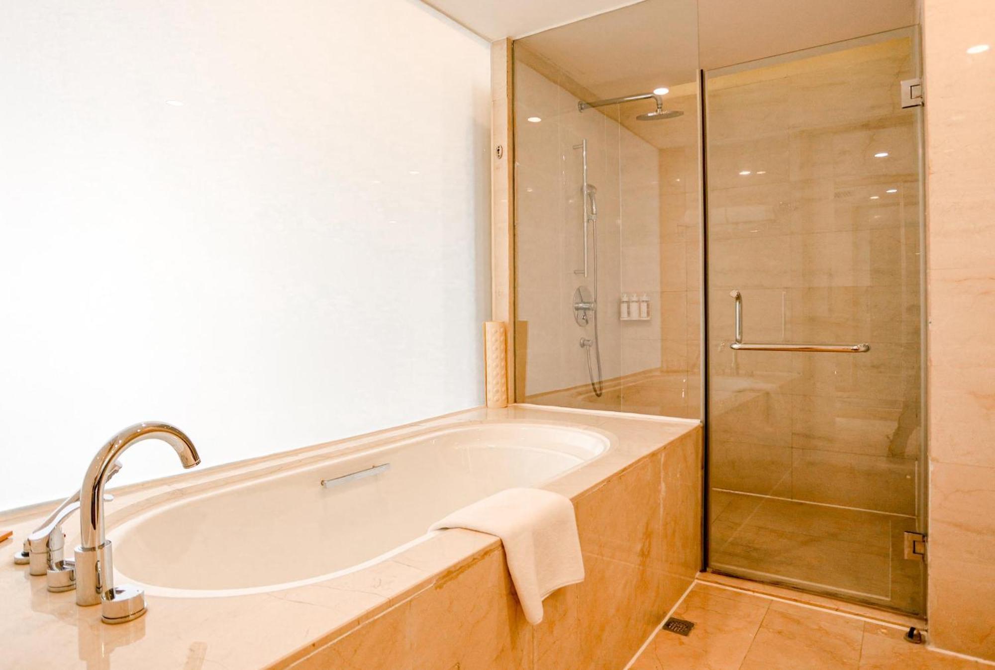 Radisson Hotel Tianjin Aqua City Экстерьер фото